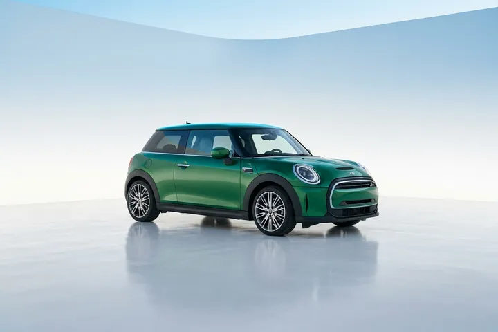 מיני Cooper BRITISH GREEN