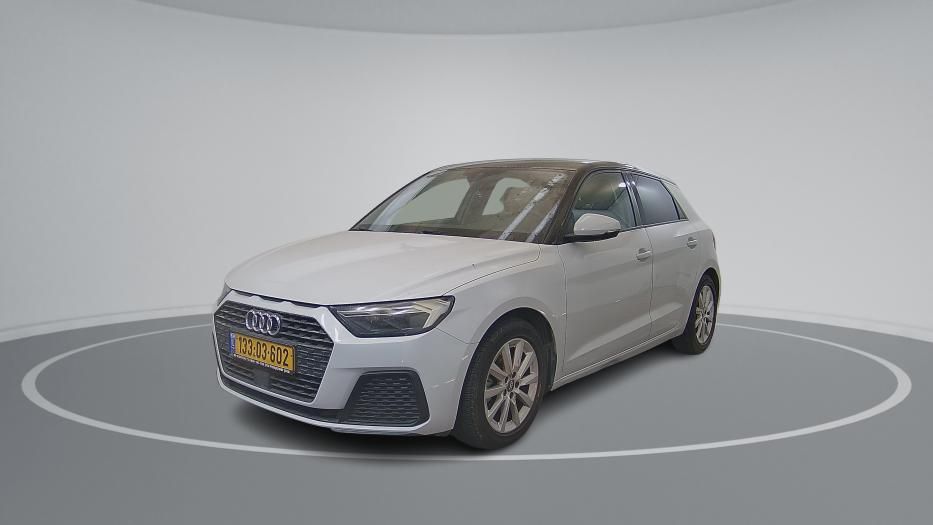 אודי A1 ספורטבק שנהב