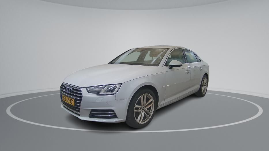 אודי A4 שנהב