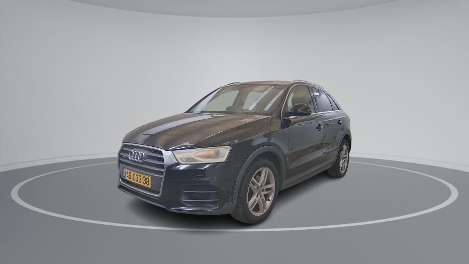 אודי Q3 שחור